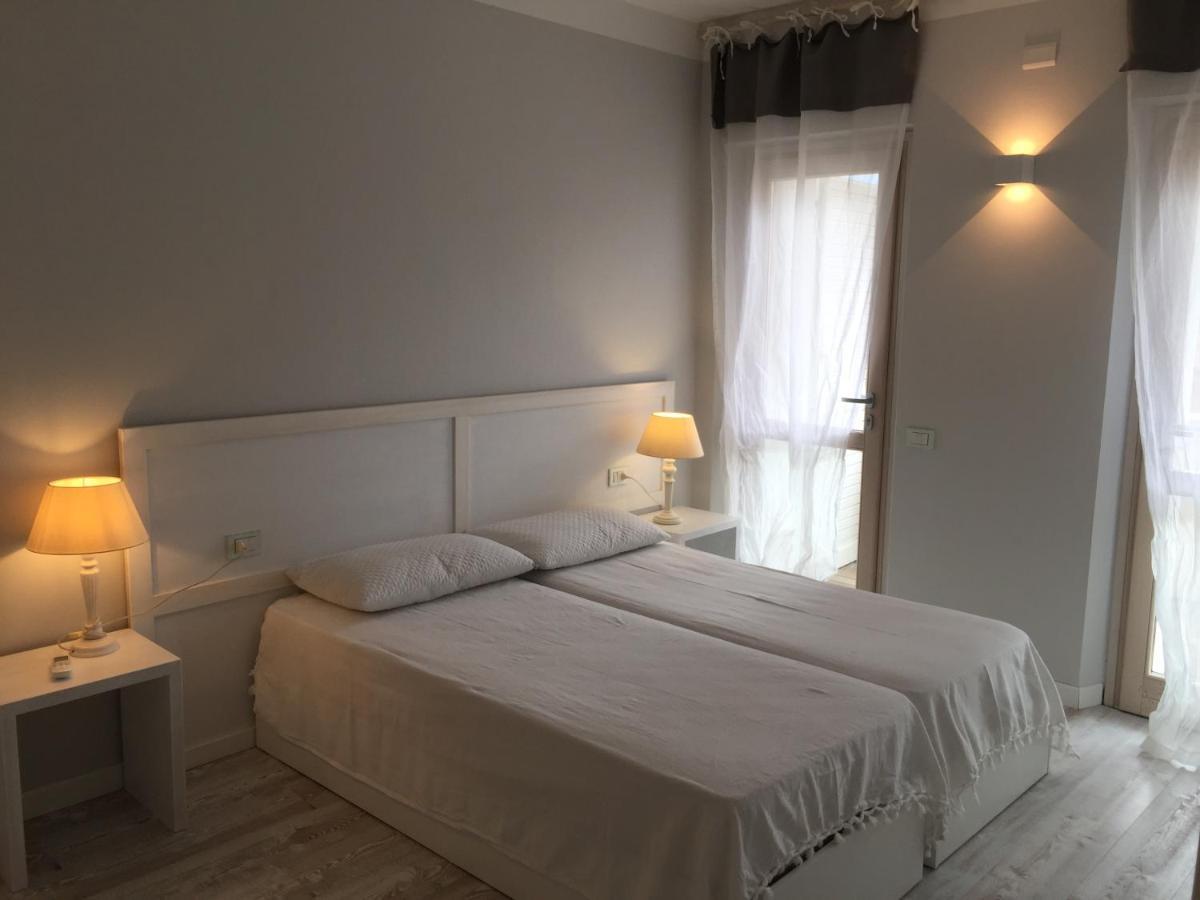 La Sciumara Resort Palau Bagian luar foto